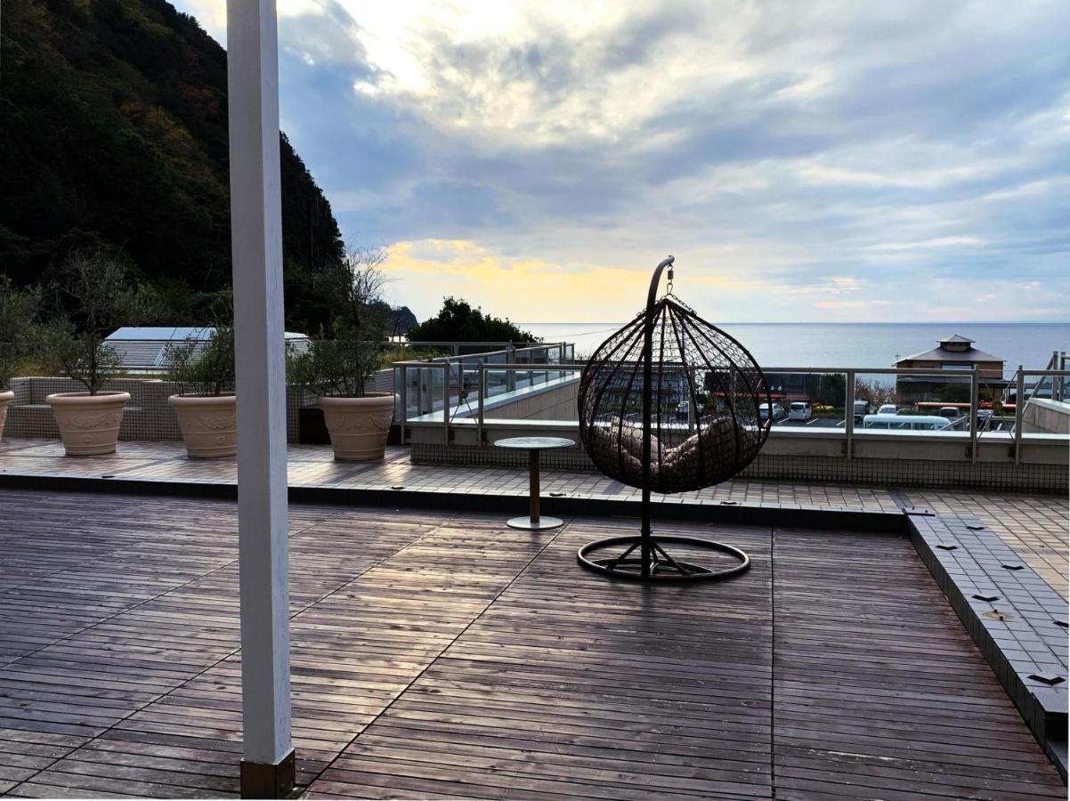 Nishiizu Crystal View Hotel Экстерьер фото